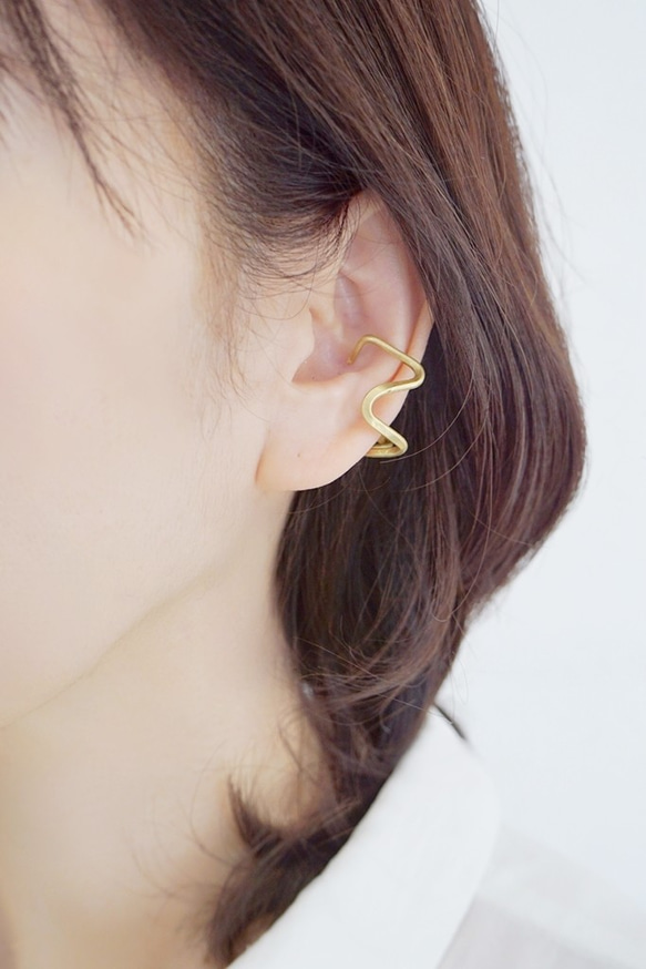 黃銅耳套“波紋”M 尺寸男女皆宜 第3張的照片