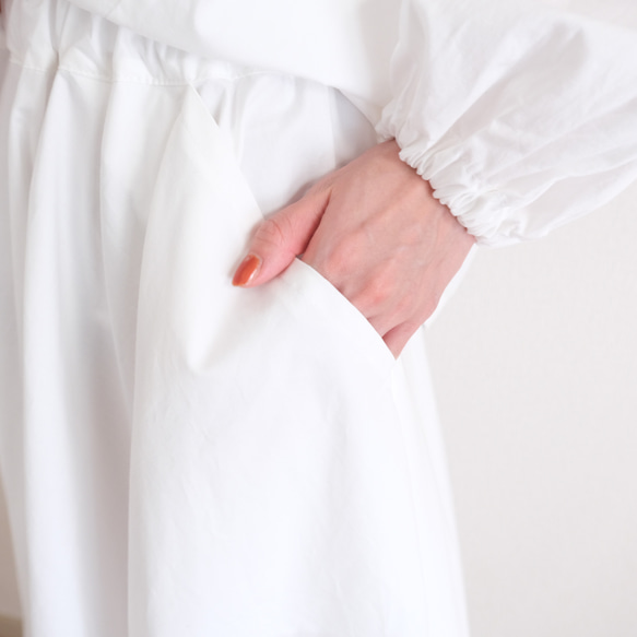 打字機圓形褶皺裙白色 第5張的照片