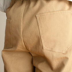全季奇諾錐形褲 米色長腿輪廓 彈性腰部 第3張的照片