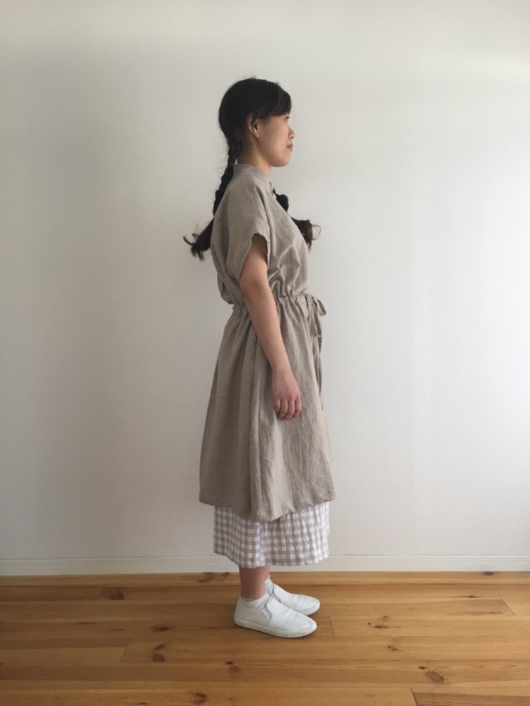 シャツワンピース　ギャザーワンピース　　コットンリネン 半袖