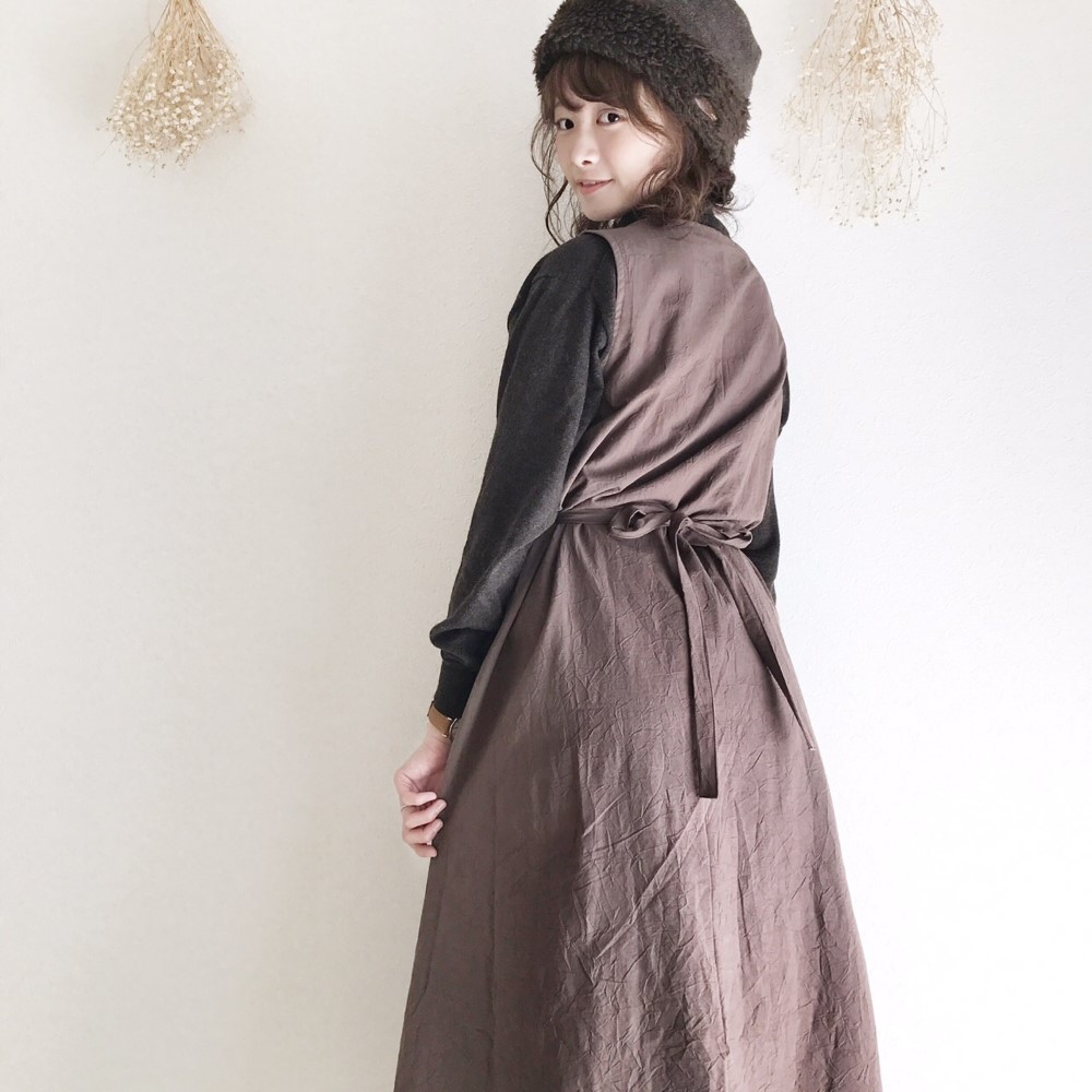 ワンピース腰ひも付き　ノースリーブ　しわ加工