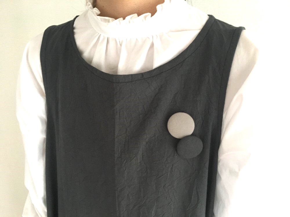 ワンピース腰ひも付き　ノースリーブ　しわ加工