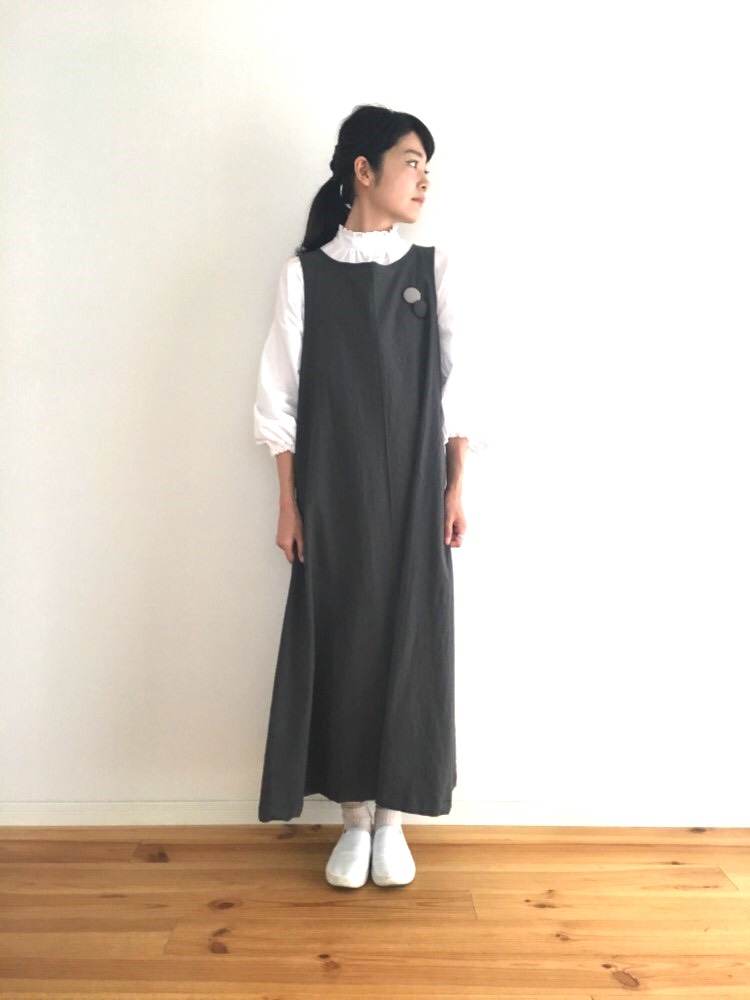 ワンピース腰ひも付き　ノースリーブ　しわ加工