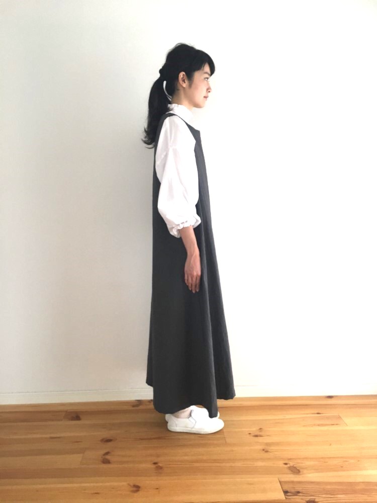 ワンピース腰ひも付き　ノースリーブ　しわ加工