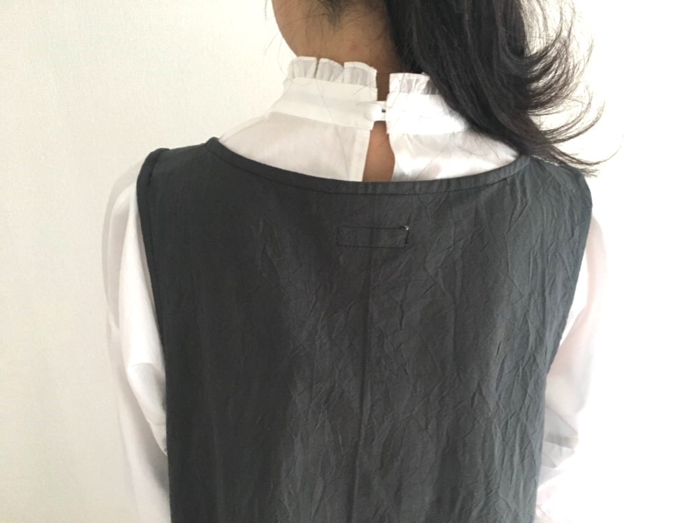 ワンピース腰ひも付き　ノースリーブ　しわ加工