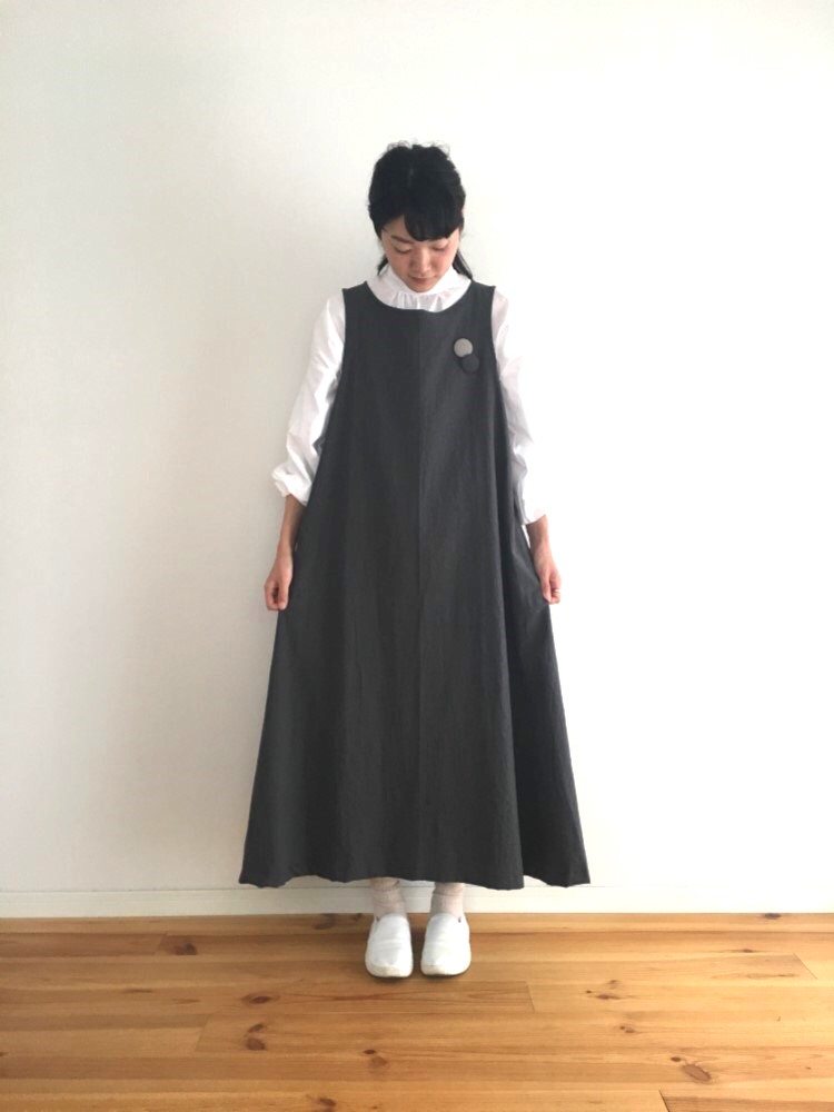 ワンピース腰ひも付き　ノースリーブ　しわ加工