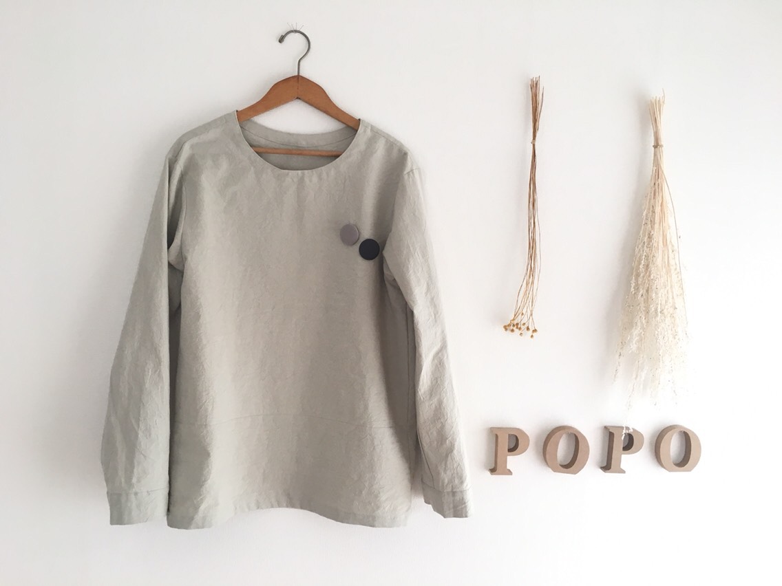 長袖ノーカラーブラウス　コットン　しわ加工