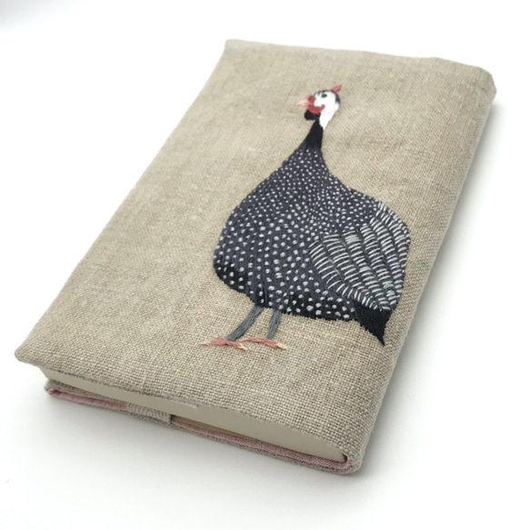 ホロホロ鳥の刺繍文庫本カバー 2枚目の画像