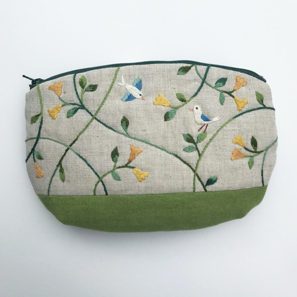 小鳥の森の刺繍ポーチ 1枚目の画像