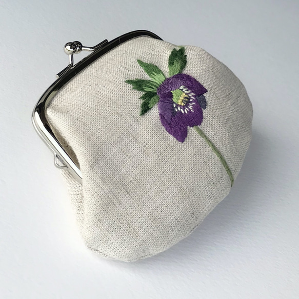 クリスマスローズの刺繍がまぐち 7枚目の画像