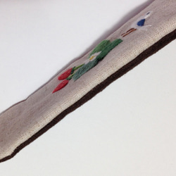 苺と小鳥の刺繍ペンケース 5枚目の画像