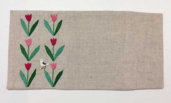 チューリップと小鳥の刺繍の文庫本カバー 4枚目の画像