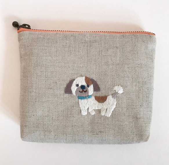 シーズー犬の刺繍ポーチ 1枚目の画像