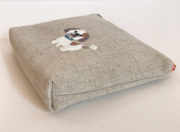 シーズー犬の刺繍ポーチ 6枚目の画像