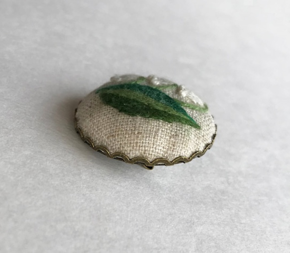 スズランの刺繍ブローチ 3枚目の画像
