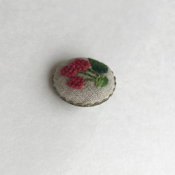 木苺の刺繍ブローチ 4枚目の画像