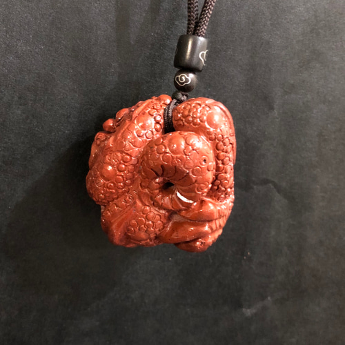 日本三大銘石 新潟県佐渡島産赤玉 手彫り 赤龍 ネックレス・ペンダント
