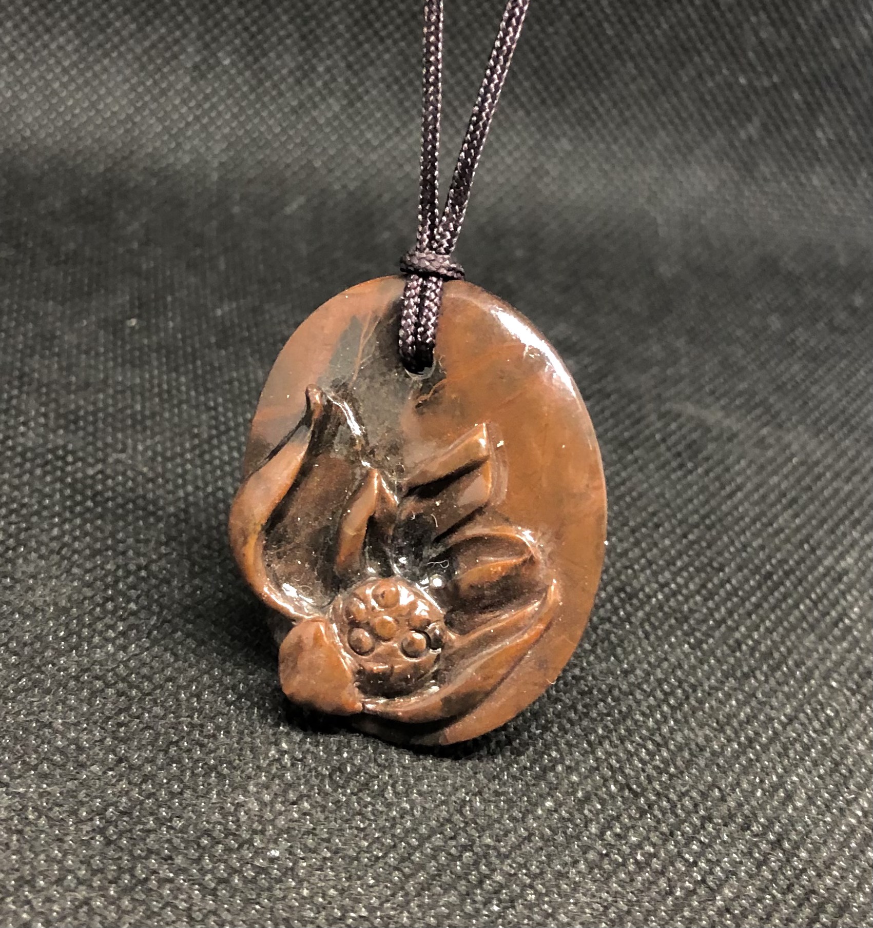 ワインレッド蓮