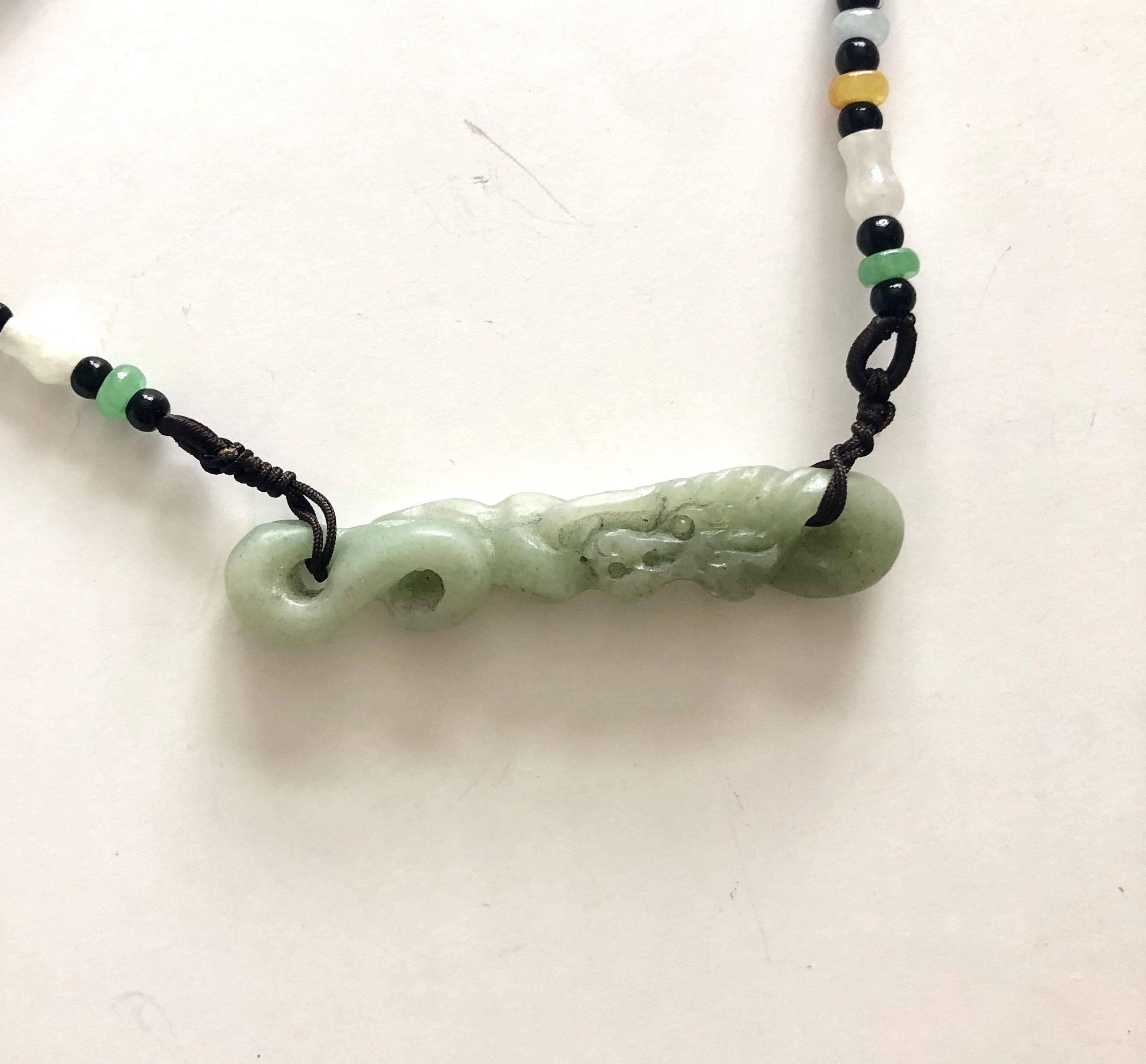 内モンゴル産佘太玉手彫り　龍