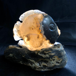 国産天然石　新潟産アゲート手彫り　魚　オブジェ　お香立て 1枚目の画像