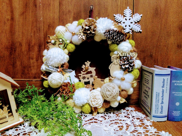 クリスマスリース　北欧の毛糸玉のクリスマスリース2 1枚目の画像