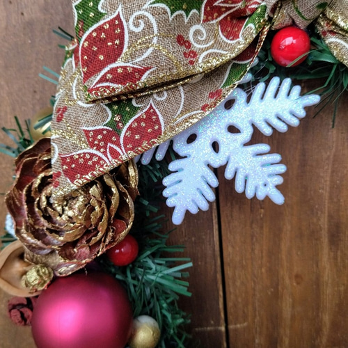 クリスマス シダーローズのクラシックなクリスマスリース リース