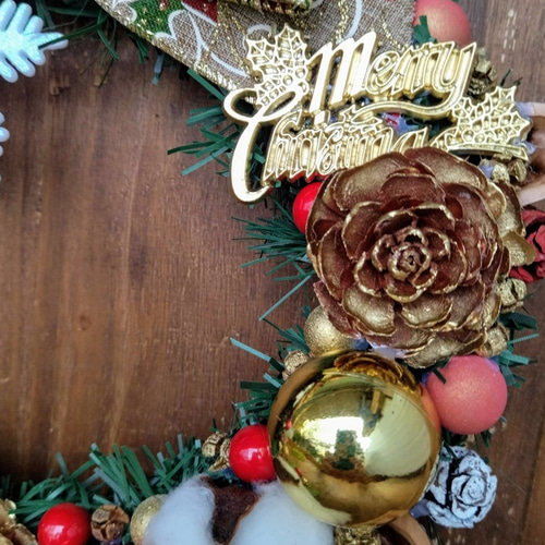 クリスマス シダーローズのクラシックなクリスマスリース リース