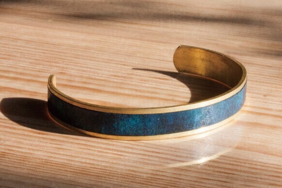 『特別企画2108』　[革の水彩画 : 蒼翠] Brass Bangle　 1枚目の画像