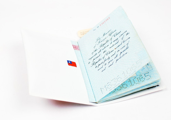 塩漬けチキン1枚。台湾パスポートケース 4枚目の画像