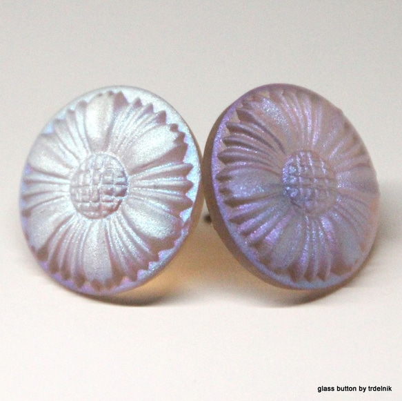 [耳環]玻璃鈕扣&#39;耳環淺灰紫色 第4張的照片