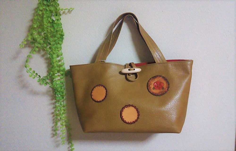 トートバック  バラ柄　カーキ色