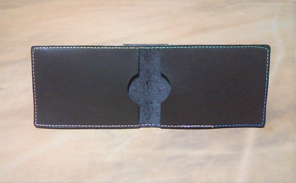 革の2折りパスケース　シンプル　茶色 4枚目の画像