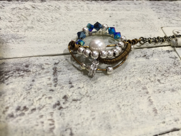 宝石用原石のシルバービーズのネックレス 2枚目の画像