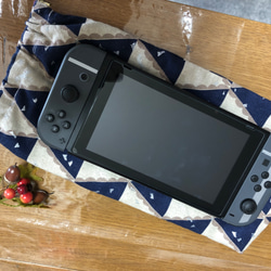 Nintendo Switch持ち運び用ポーチ・シカ 1枚目の画像