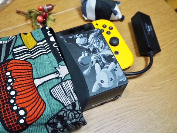 Nintendo Switch持ち運び用ポーチ・キノコ大 1枚目の画像