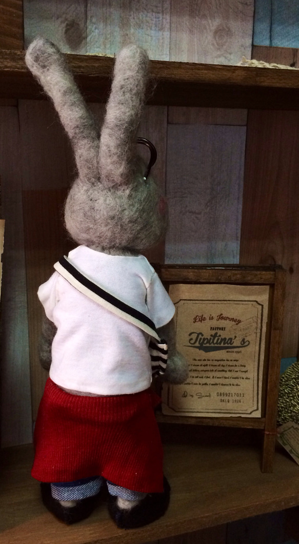 うさぎのアンディ・ハリソン 羊毛フェルト 人形 2枚目の画像