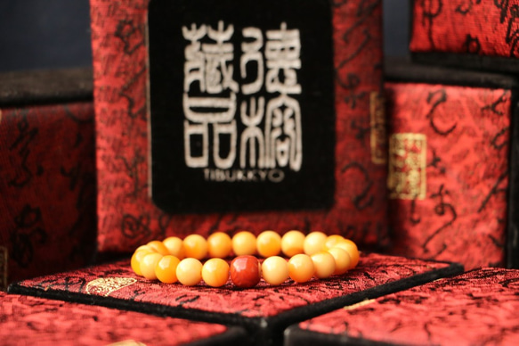 德榕藏品｜天然緬甸黃玉手珠 火焰紋南紅瑪瑙隔珠 8mm 蜜蠟色 手珠 串珠設計 手鍊 手環 玉石 珠寶設計 第5張的照片