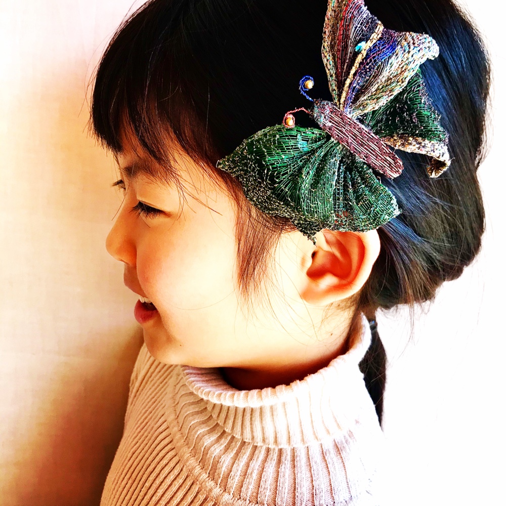 蝶のブローチ、ヘアアクセサリー