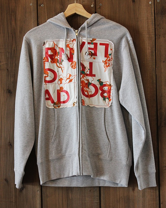 Used teen patched hoodie 2枚目の画像