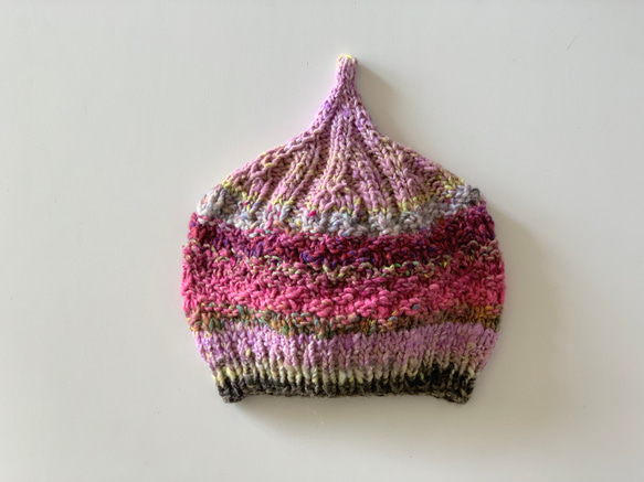 １点限定！　新作！野呂英作毛糸使用どんぐりニット帽子　手編み　ピンクグラデーション 1枚目の画像