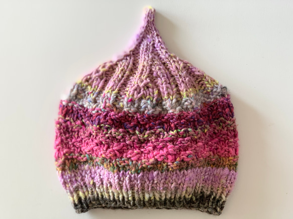 １点限定！　新作！野呂英作毛糸使用どんぐりニット帽子　手編み　ピンクグラデーション 2枚目の画像