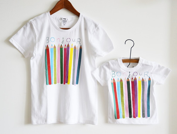 セット購入でお得 お親子おそろいTシャツセット ”色えんぴつ” Tシャツ  リンクコーデ　ホワイト【夏の福袋】 1枚目の画像