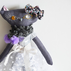 プペ  ネコのお人形　女の子 「おしゃれ大好きなパリジャンヌ 紫猫ミヌン」プレゼントにも 3枚目の画像