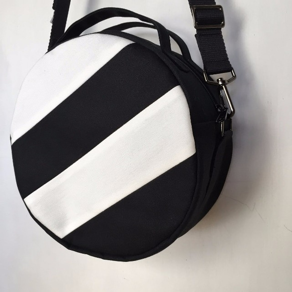 SALE！！　DOT LINE BAG| BLACK×WHITE 帆布ショルダー 7枚目の画像