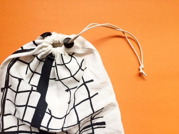 DRAWSTRING BAG｜LINEN 2枚目の画像