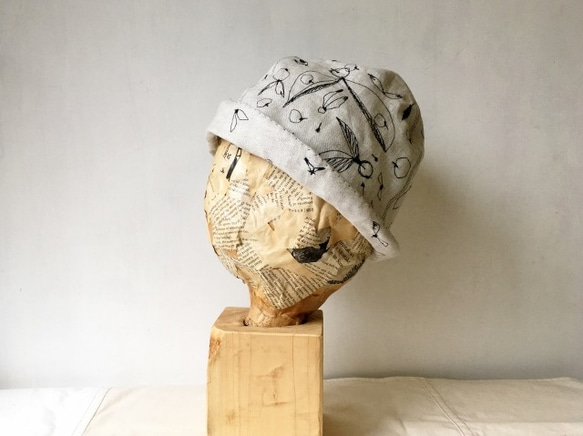 マルハネ・エンブロイダリー HELMA HAT｜LINEN GRAYBEIGE *手描き刺繍*絵の帽子 4枚目の画像