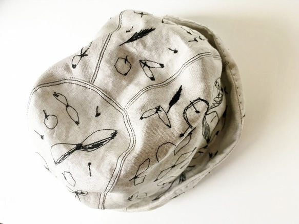 マルハネ・エンブロイダリー HELMA HAT｜LINEN GRAYBEIGE *手描き刺繍*絵の帽子 9枚目の画像