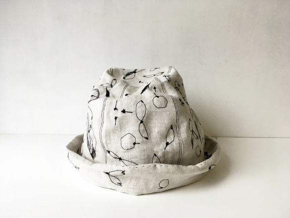 マルハネ・エンブロイダリー HELMA HAT｜LINEN GRAYBEIGE *手描き刺繍*絵の帽子 10枚目の画像