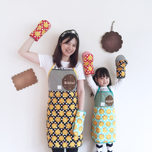 【La la la】Fortune Cookies 親子圍裙 (小人款) / 限量手工 / 廚房烘焙好物 第2張的照片