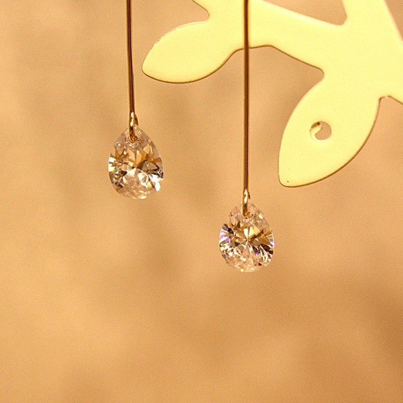 14kgf＊きらきら雫＊ゆらゆらピアス【金】pear cut cz swaying  gold earrings 1枚目の画像